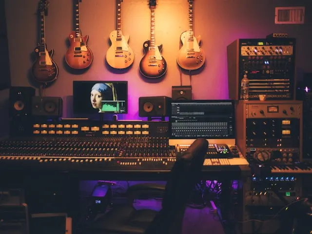 Audio — CROSSCUT POST